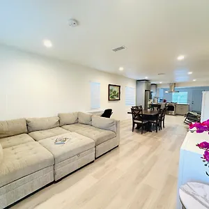  Holiday home New Spacious House In Near Disneyland-knott In Without Backyard In The Same Lot Of 3 Separate