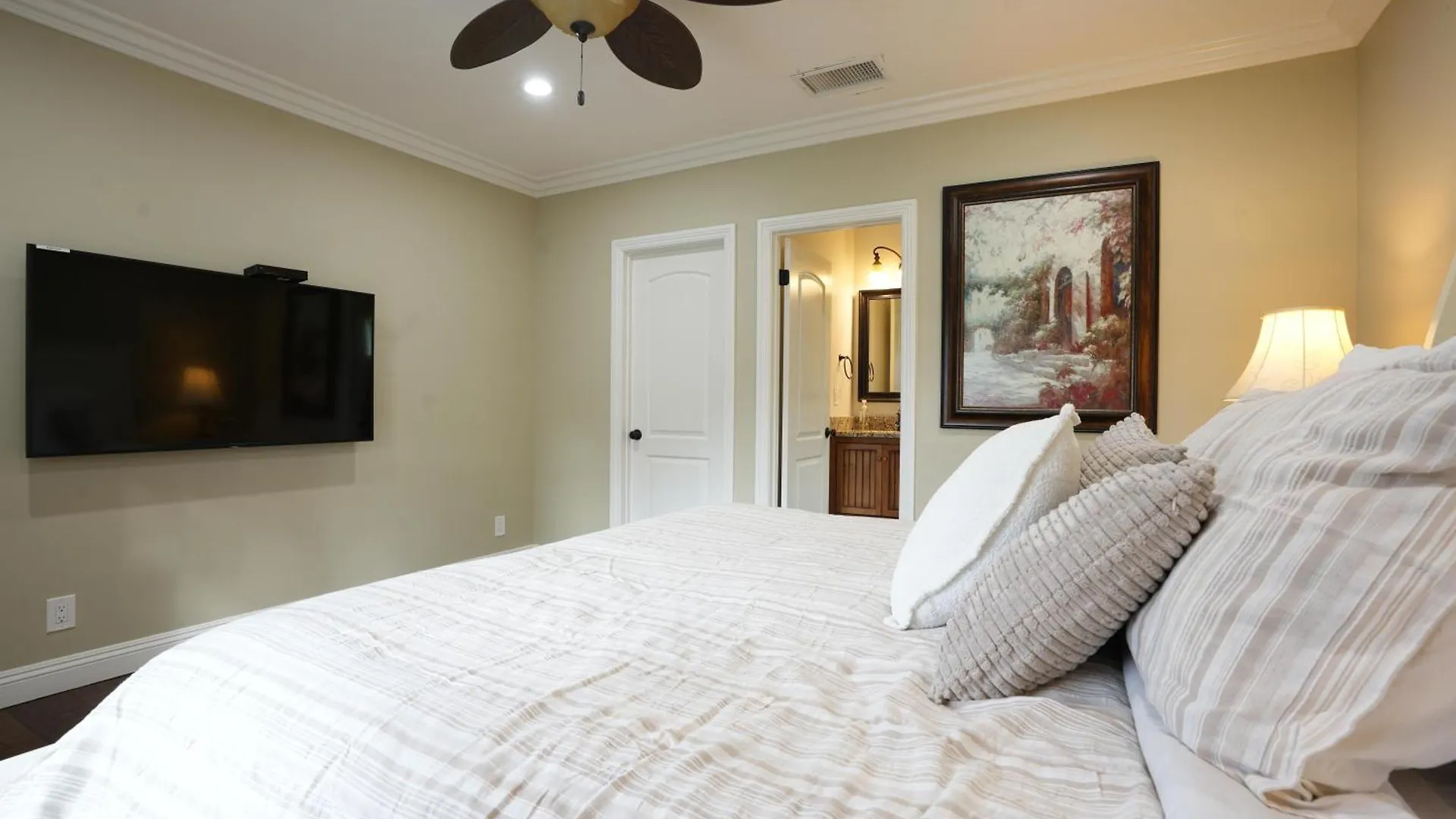 Destination #05 Villa Anaheim