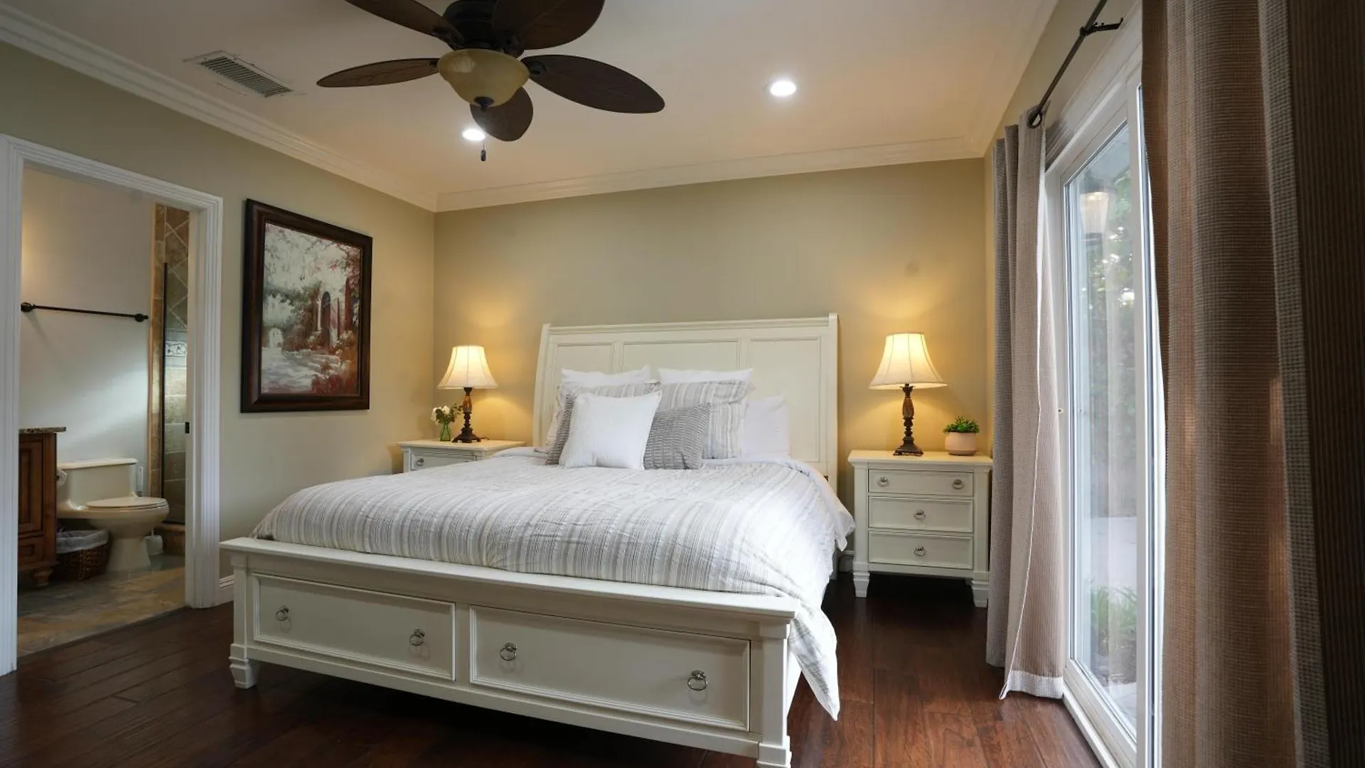 Destination #05 Villa Anaheim 0*,  United States